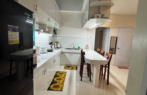 Sariaya House | Charming 1-bedroom house in fabulous Sariaya with WiFi, AC
