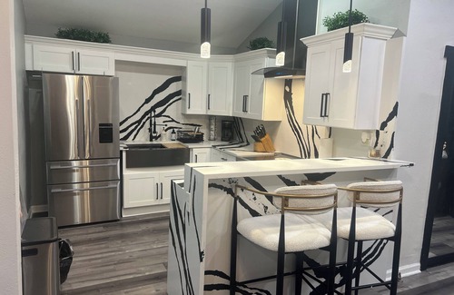South Central Houston House | Charming 1-bedroom house Luxury Feel - Med Center/Midtown