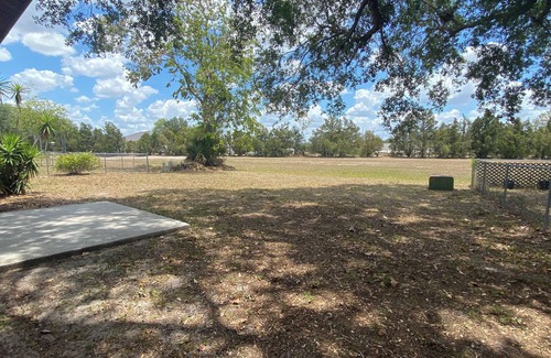 LaBelle House | Charming 1-bedroom house in Labelle with WiFi and AC