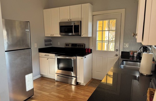 Sunset House | Charming 1-bedroom house in brilliant Boise with WiFi, AC, deck, etc.