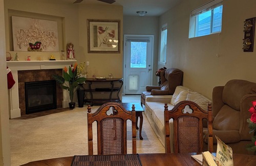 Lacey House | Charming 1-bedroom house in wonderful Lacey with WiFi