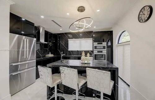 Buena Vista House | Charming 1-bedroom house with AC, WiFi in welcoming Miami