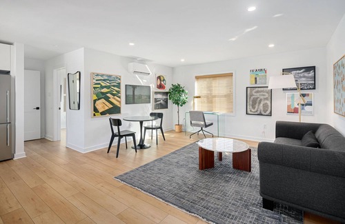 Manoa Apartment | Charming 1-bedroom in welcoming Ardmore with WiFi, AC, washer/dryer in unit.