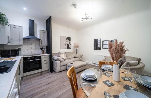 Morley House | Charming 1-Bedroom Just 1 Mile from Morley Town Center in Leeds