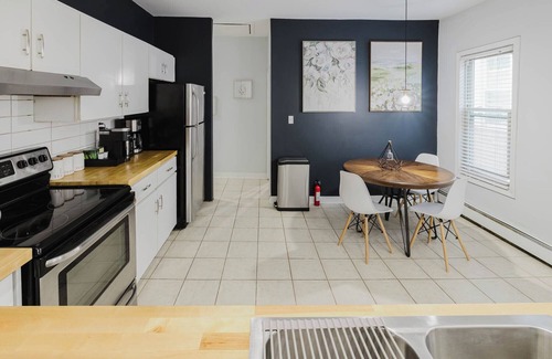 Downtown Buffalo House | Charming 1-bedroom Loft House with WiFi, AC in Buffalo near hospital & downtown