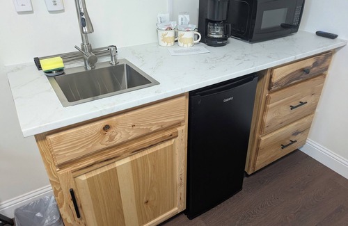 Canaan Hotel | Charming 1-bedroom motel room #4 in quaint Canaan with AC, WiFi