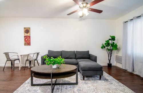 Beverly Hills Apartment | Charming 1-Bedroom Near Beverly Hills & Pico Dining