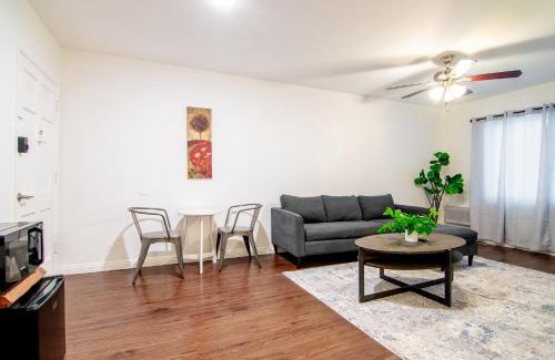 Beverly Hills Apartment | Charming 1-Bedroom Near Beverly Hills & Pico Dining