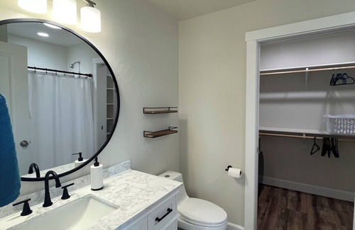 Twin Falls County House | Charming 1-bedroom, new apartment above garage, in Kimberly