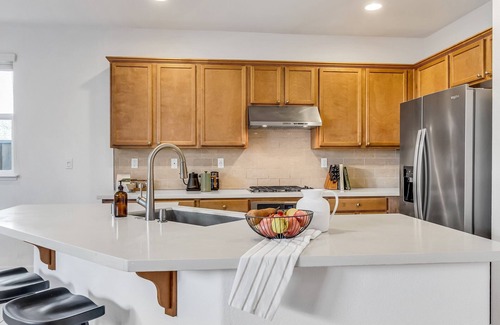 Berryessa House | Charming 1-bedroom Private Room with shared bath WiFi and AC in amazing San Jose