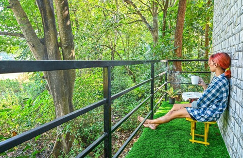 Arambol House | Charming 1-bedroom Private Balcony house with Beautiful Countryside view.