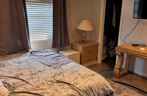 Palm City House | Charming 1-bedroom roomnwith WiFi, AC ,private bathroom and entrance