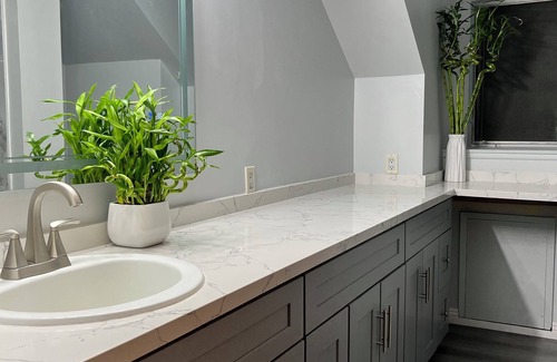 Northwest Anaheim House | Charming 1-bedroom suite 2nd floor house in Pleasant Buena Park with AC, WiFi