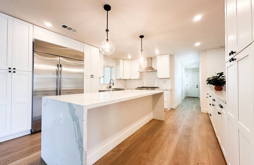 Eastvale House | Charming 1-bedroom suite with WiFi and AC in Eastvale with private bathroom