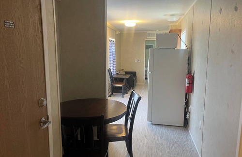 Chester House | Charming 1-bedroom tiny house in awesome Chester with WiFi, central AC and Heat.