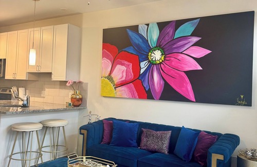Charlotte Apartment | Charming 1-bedroom unit - steps from restaurants, entertainment and light rail