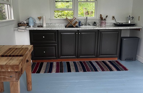 Brooksville Cottage | Charming 1-bedroom cottage in Cape Rosier