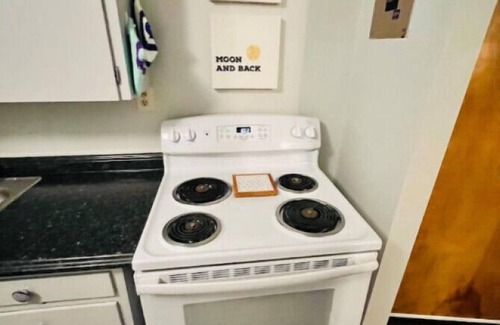 Great Falls Apartment | Charming 1-Bedroom Apartment in Great Neighborhood