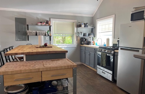 Town of Delaware Cottage | Charming 1-bedroom cottage with WiFi, AC in enchanting Kenoza Lake area.