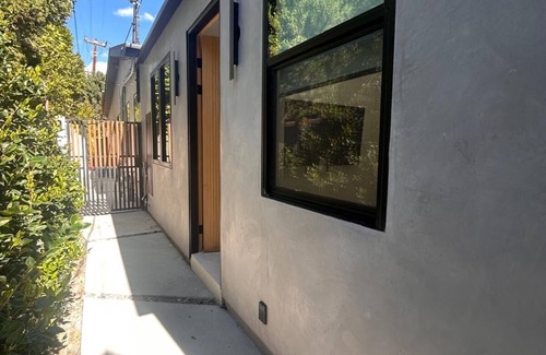 Woodland Hills House | Charming 1-bedroom house in wonderful Los Angeles with WiFi, AC