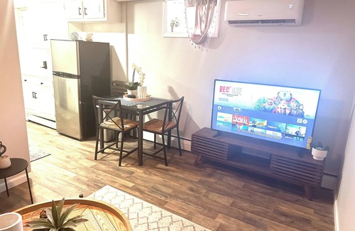 North Side Apartment | Charming 1-bedroom apartment in Mount Vernon with WiFi, AC