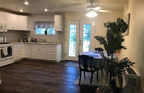 Nevada City Apartment | Charming 1 Bedroom Haven in the Trees