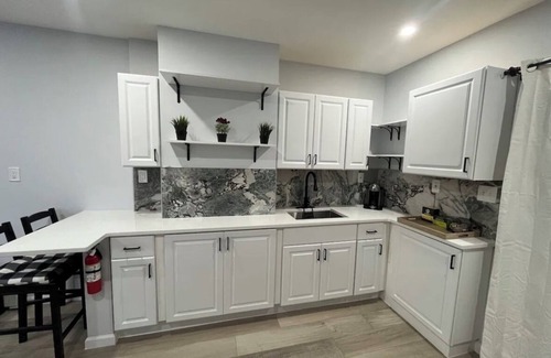 North Bergen Apartment | Charming 1-bedroom apartment in brilliant North Bergen with WiFi, AC