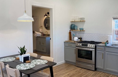 North San Antonio - SAT Cottage | Charming 1-bedroom cottage with WiFi, AC in amazing San Antonio