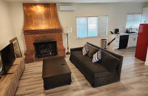 West Covina House | Charming 1-bedroom Pool House with kitchen, living room in wonderful West Covina