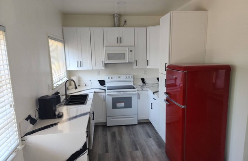 West Covina House | Charming 1-bedroom Pool House with kitchen, living room in wonderful West Covina