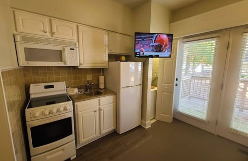 Lackey Condo | Charming 1-bedroom condo in wonderful Williamsburg with all the amenities!