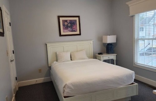 Lackey Resort | Charming 1-bedroom resort in historic Williamsburg with WiFi, fitness room