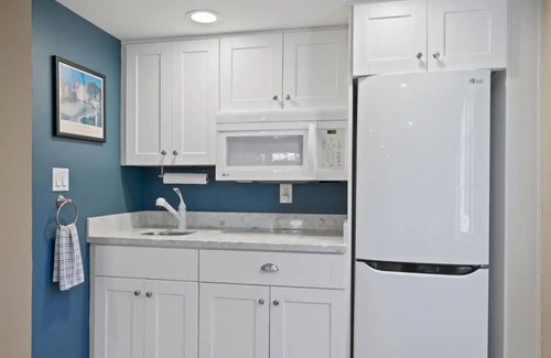 Burlingame House | Charming 1-bedroom with AC and WiFi in Pleasant Burlingame