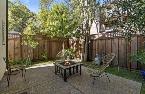 Burlingame House | Charming 1-bedroom with AC and WiFi in Pleasant Burlingame