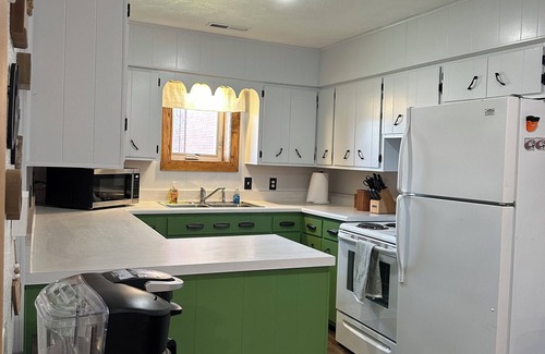 Stanton Apartment | Charming 1-bedroom with AC and WiFi in Stanton