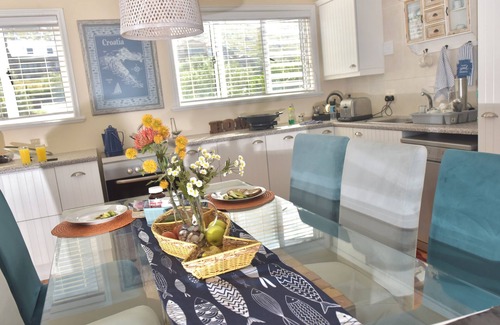 Betty's Bay House | Charming 1-bedroom house in gorgeous Betty's Bay with WiFi