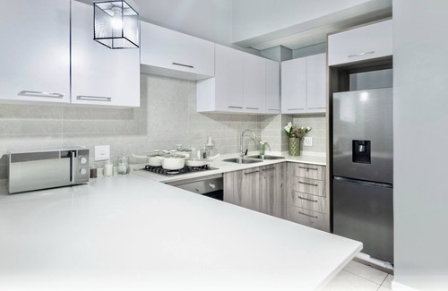 Greater Johannesburg Metropolitan Area Apartment | Charming 1-bedroom & 1-bathroom apartment in vibrant Johannesburg with Wi-Fi