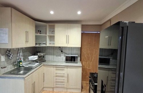 Marloth Park Cottage | Charming 1-bedroom cottage in enchanting Marloth Park with WiFi, AC