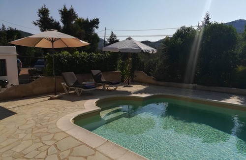 Sant Agusti des Vedra Apartment | Charming 1-bedroomed studio with private pool.