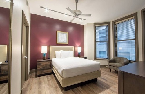 Central Business District Resort | Charming 1-BR resort w/pool & fitness room, Supebowl week downtown New Orleans
