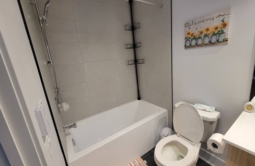 Aylmer Apartment | Charming 1-Room Hideaway - Steps from the Heart of Gatineau and Ottawa