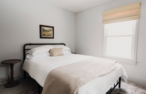 Drayton Plains Other | Charming 1896 farmhouse in Clarkston