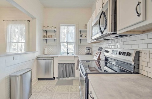 Historic District Cottage | Charming 100-year-old Home < 1 Mi to Downtown