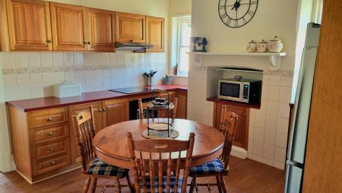 Moonta House | Charming 100 yr old cottage in the heart of Moonta