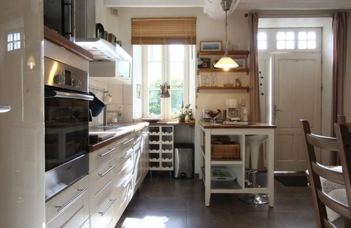 La Vendelee Cottage | Charming 17th-Century Home: Private Courtyard, Game Room, and Pet-Friendly