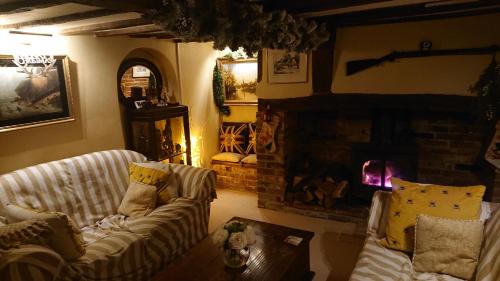 Hurley House | Charming 17th Century 2-Bed Cottage in Medmenham