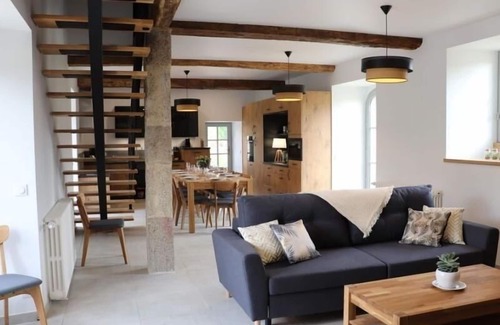 Les Herbiers Cottage | Charming 18th Century Cottage with Pool, Sleeps 10, Near Les Herbiers