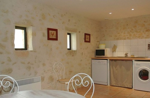 Cheille Cottage | Charming 18th-Century Home with Garden, Near Azay-le-Rideau, Family-Friendly, WiFi, Historic Hamlet