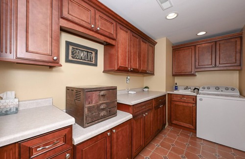 Bolivar House | Charming 1903 Converted Church in Bolivar Accommodates 8 to 10 Guests