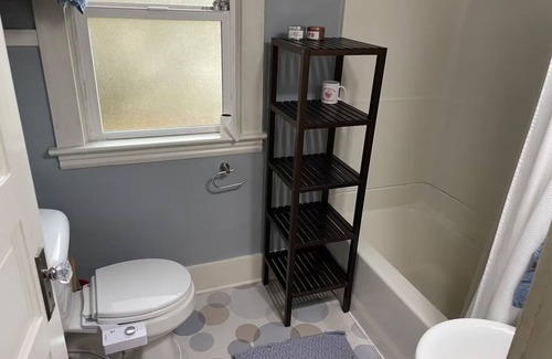 Woodstock Other | Charming 1910 farmhouse in Portland, near Trader Joe's and Reed College